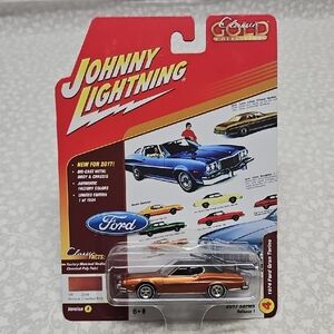 2017 Johnny Lightning 1974 Ford Gran Torino Classic Gold Collection